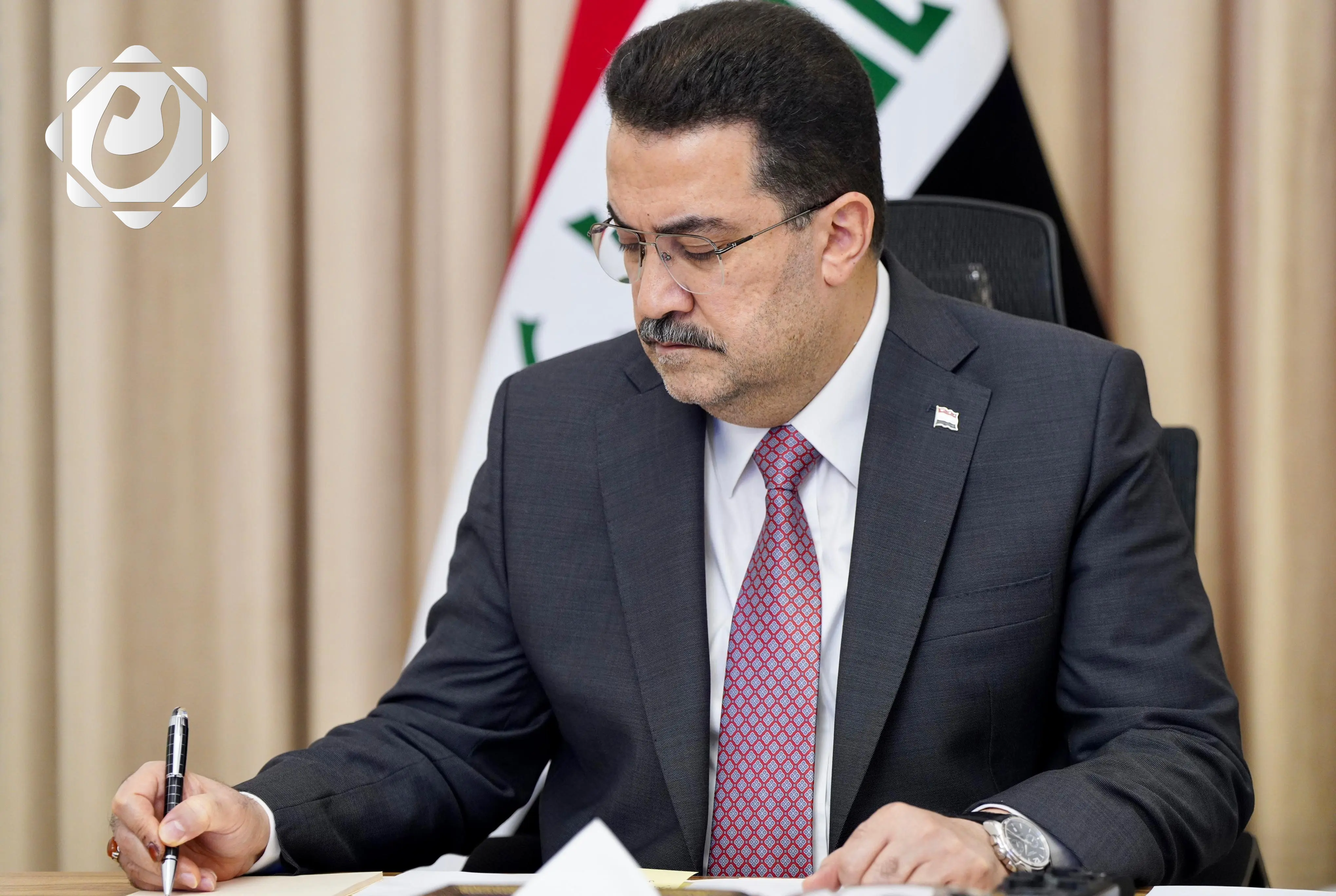 رئيس الوزراء يوجه بتخصيص مواقع للباعة المتجولين