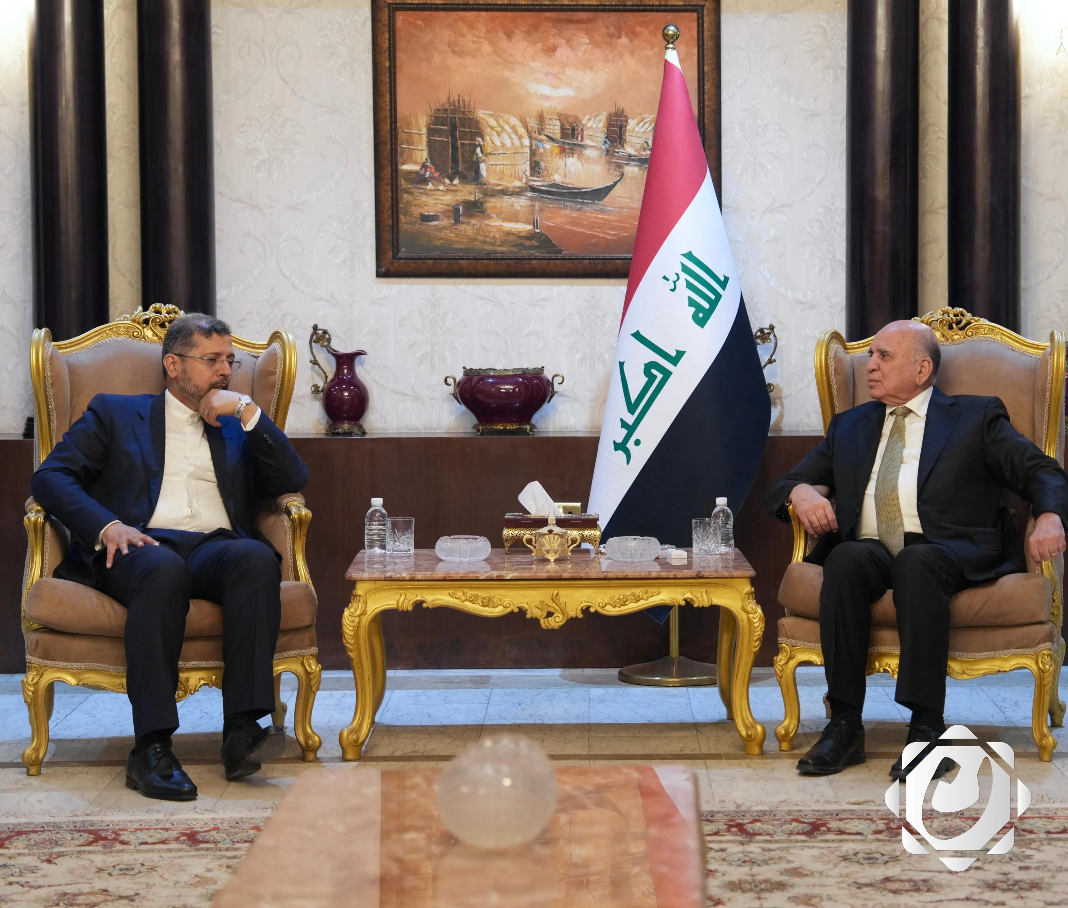 وزير الخارجية يؤكد على دعم العراق للحوار من أجل تعزيز الاستقرار الإقليمي والدولي