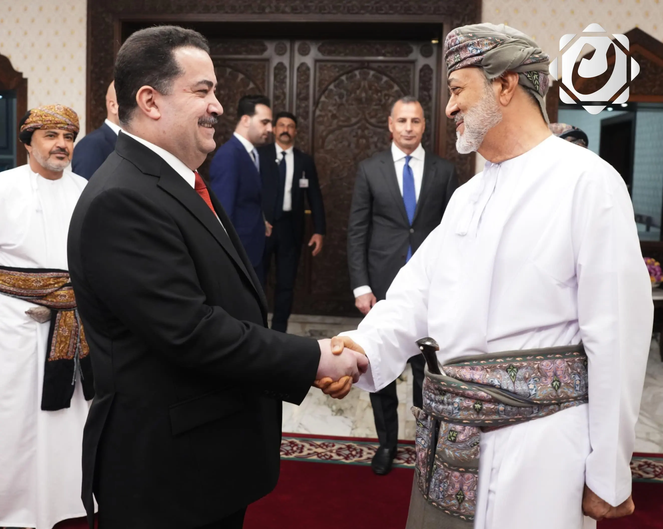 سلطان عمان يقيم مأدبة عشاء تكريمية لرئيس مجلس الوزراء العراقي