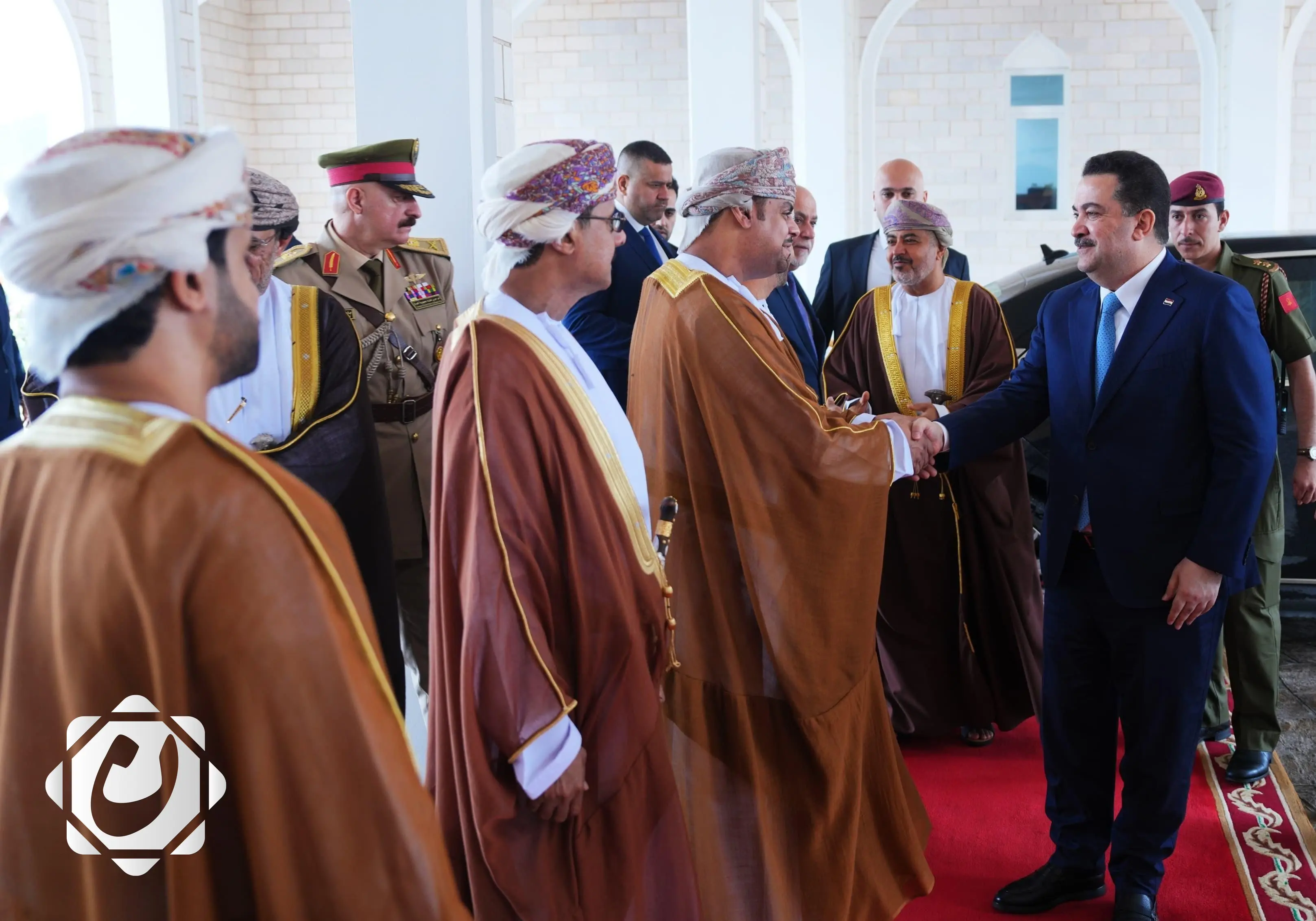 عودة رئيس الوزراء إلى بغداد بعد زيارة رسمية إلى سلطنة عمان