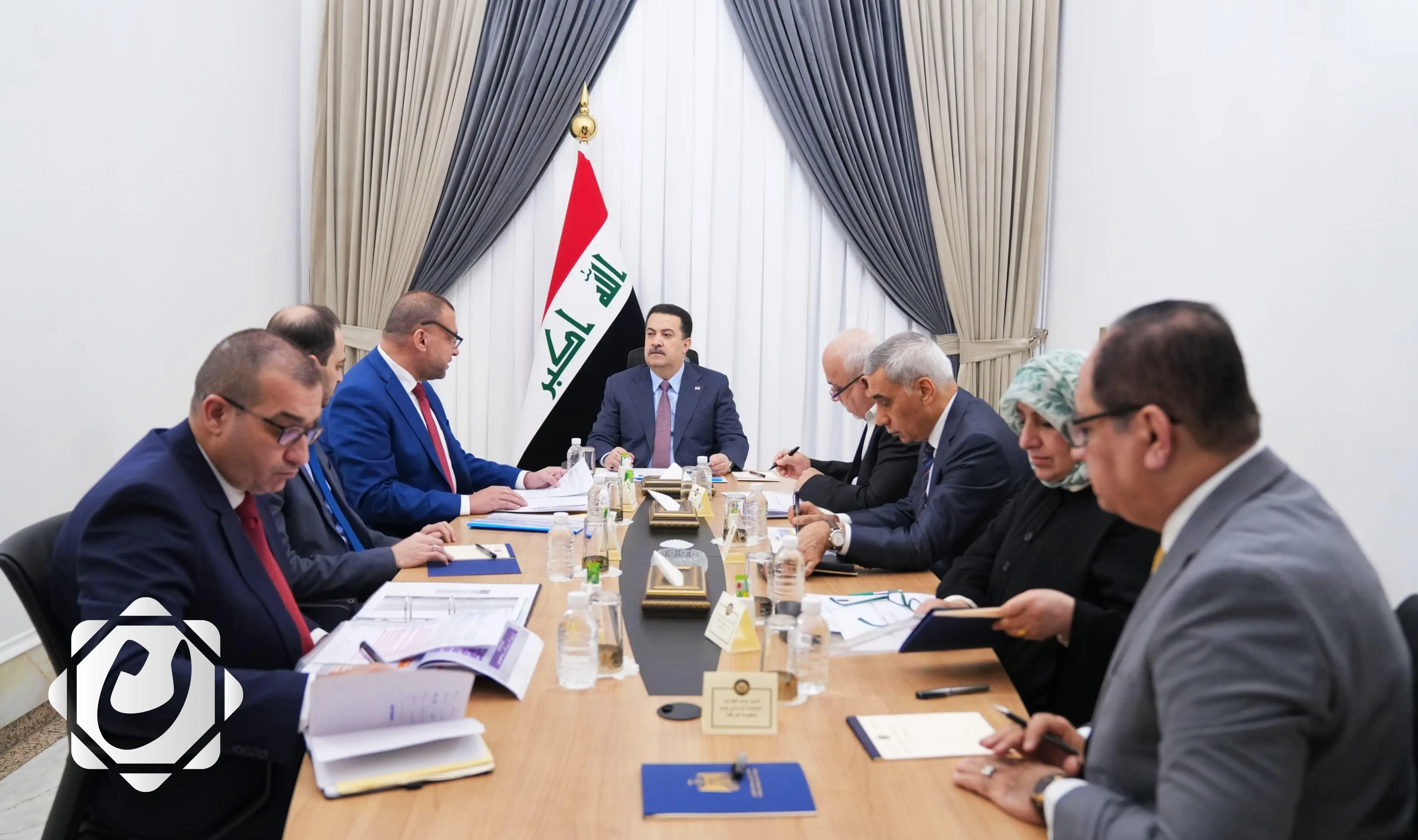 رئيس الوزراء يترأس اجتماعاً لمتابعة إجراءات جباية الكهرباء