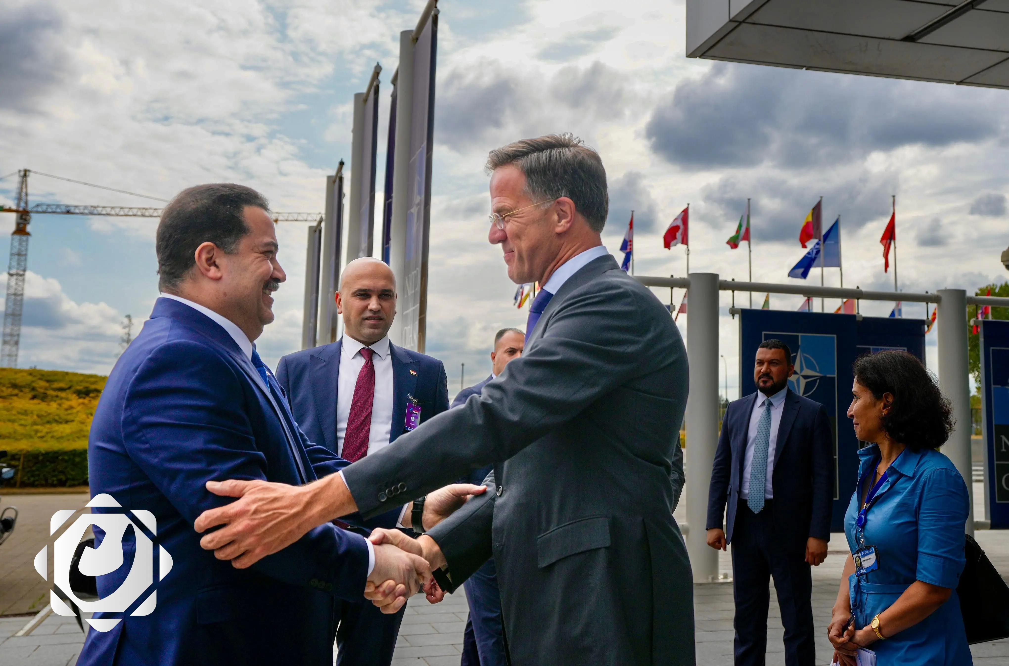 رئيس الوزراء يعود إلى بغداد بعد مشاركته في جلسة مجلس شمال الأطلسي