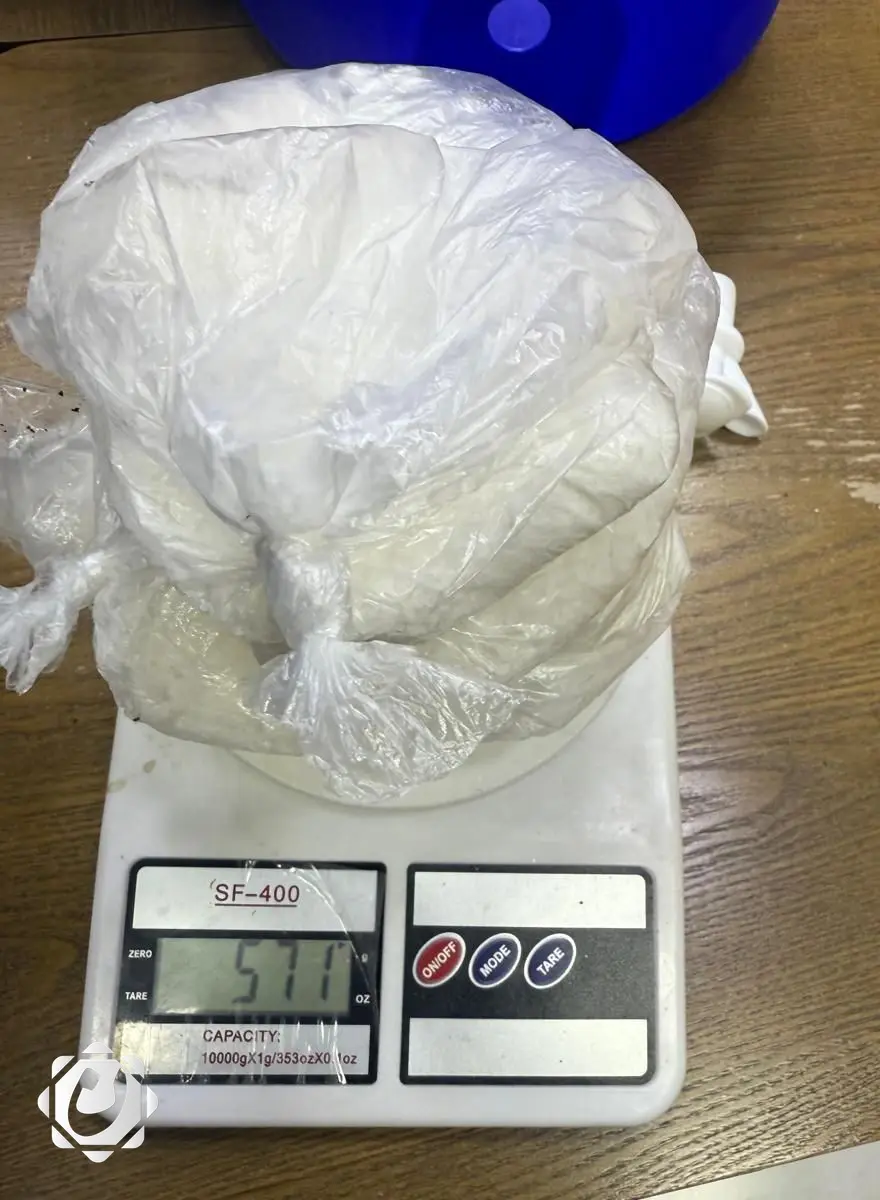 ضبط مسافر أجنبي بحوزته 570 غرامًا من الكريستال المخدرة في منفذ زرباطية