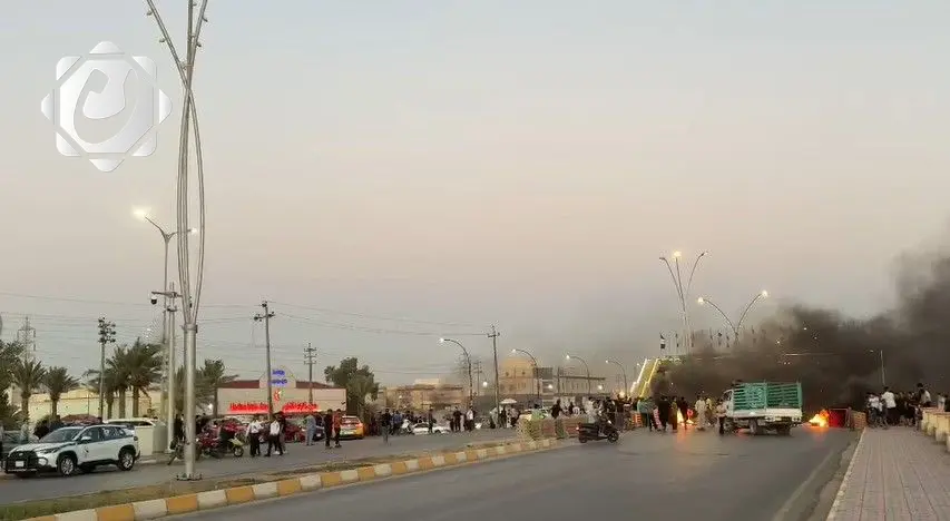 محتجون يقطعون طريق كوت-بغداد احتجاجاً على وفاة شخص بالسجن نتيجة التعذيب