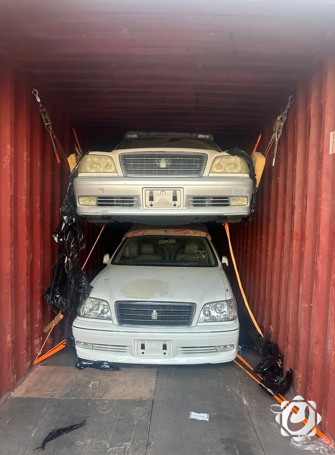 ضبط 10 حاويات تحتوي على عجلات دون الموديل في ميناء أم قصر الأوسط