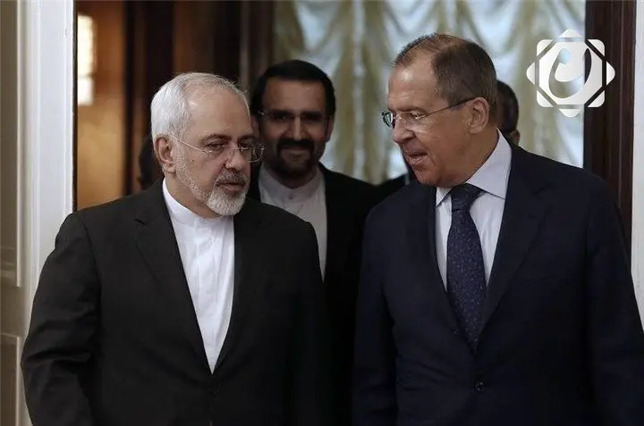 تصريحات لافروف وظريف تثير جدلاً حول اتفاق النووي الإيراني