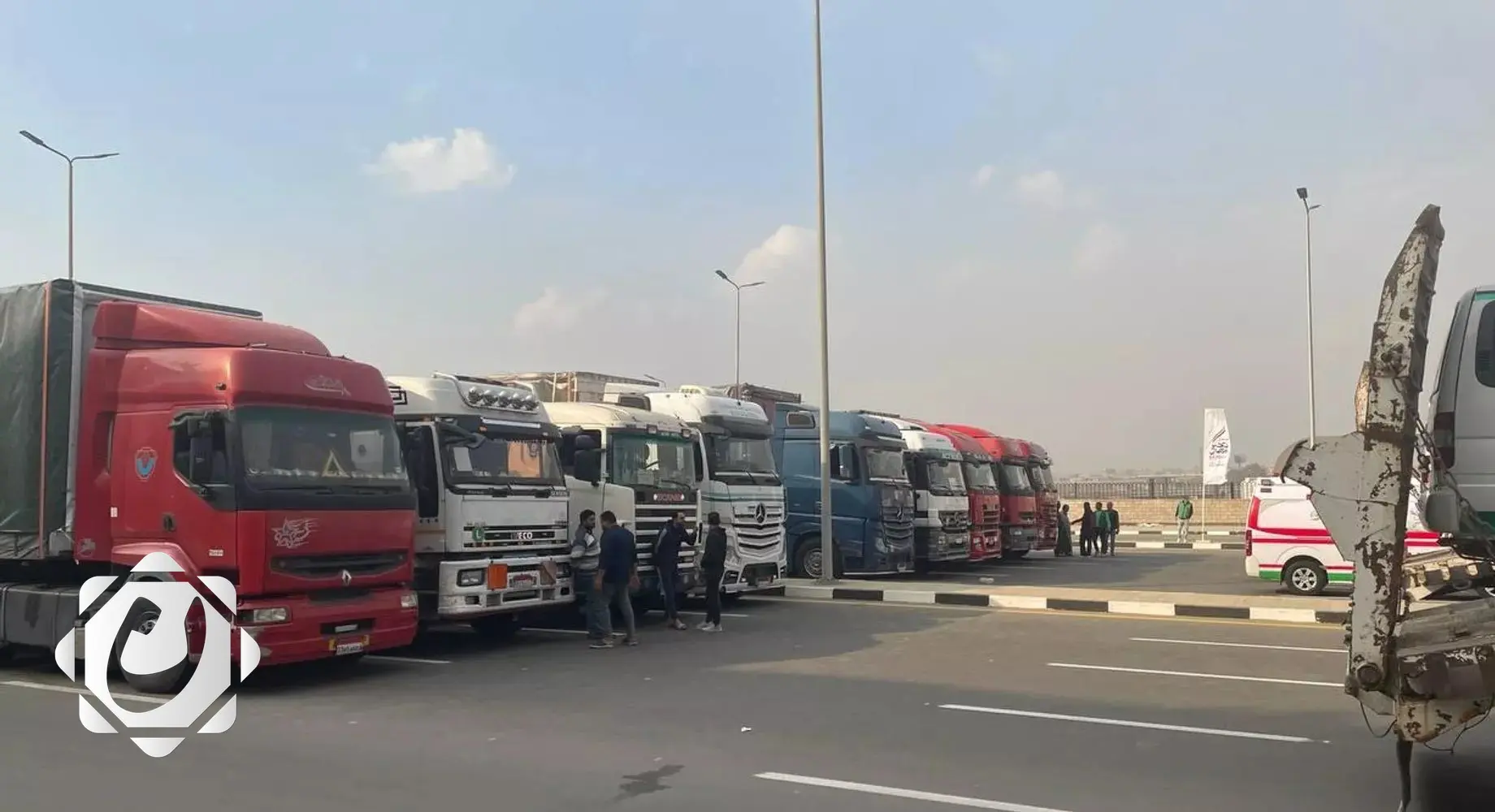 إسرائيل توقف إدخال المساعدات الإنسانية إلى غزة