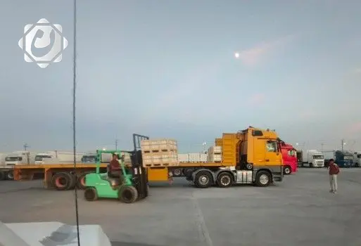 استمرار الحركة التجارية مع سوريا عبر منفذ القائم بشكل طبيعي