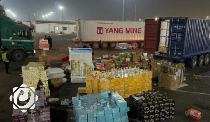 إحباط محاولة تهريب مشروبات كحولية في ميناء أم قصر