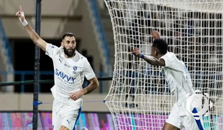 بنزيما يفتتح مشواره مع الهلال بثلاثية تاريخية أمام الأخدود