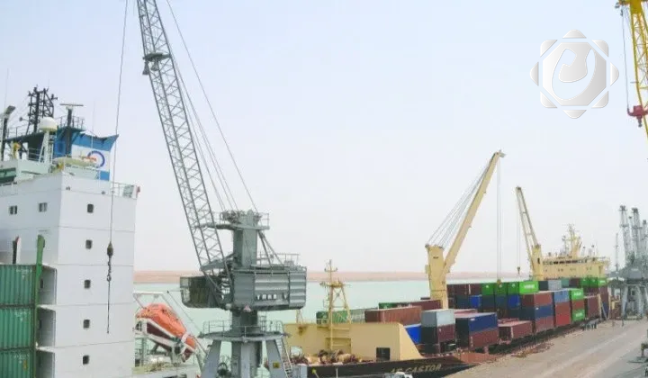وزارة النقل تؤكد ارتفاع تدفق البضائع في الموانئ العراقية