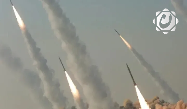 صحيفة عبرية تكشف عن عدد الصواريخ الإيرانية التي أُطلقت على إسرائيل منذ بداية الحرب