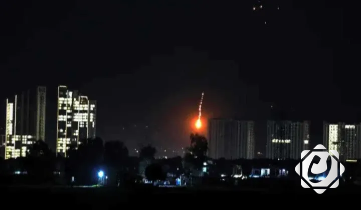 تسجيل فيديو يوثق محاولة اعتراض طائرة مسيّرة كانت تستهدف موقعاً أمريكياً في أربيل