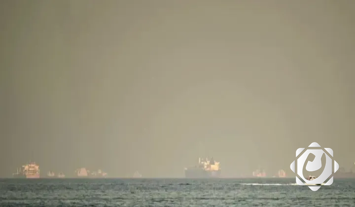 إيران تزرع ألغاماً بحرية في مضيق هرمز وتوترات متزايدة في المنطقة