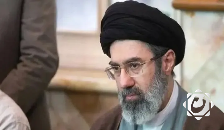 تقرير يكشف عن نقل مجتبى خامنئي سراً إلى روسيا لإجراء عملية طبية