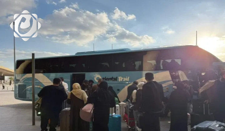 إجلاء الدفعات الأولى من المواطنين العراقيين العالقين في بيروت إلى عمّان ثم العراق